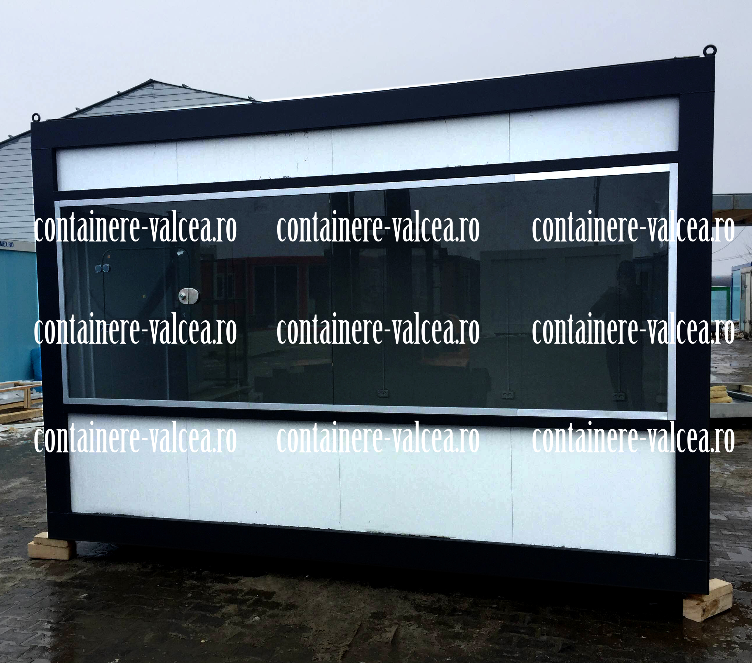 container casa pret Valcea